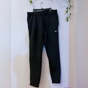 Men’s Nike Club Fleece Tapered Sweatpants Pants SIZE MEDIUM BRAND NEW NEVER WORN
